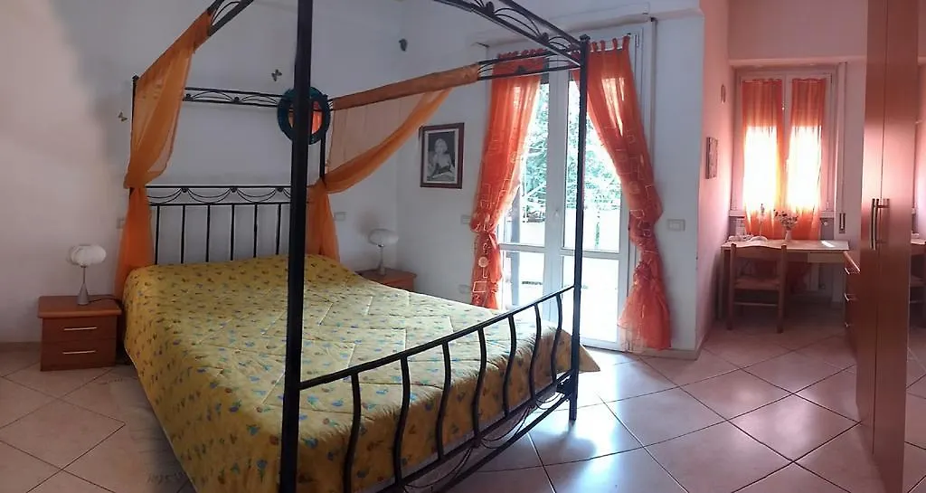 ***  Roma Holiday And Jubilee House Guest House Italy